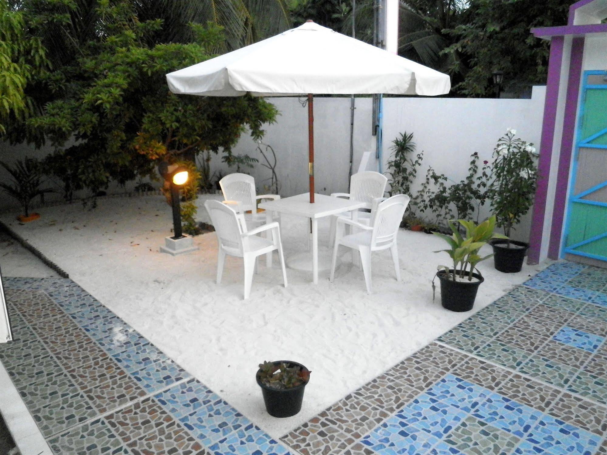 Azoush Tourist Guesthouse Fulhadhoo Eksteriør bilde